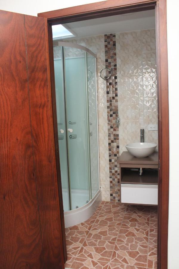 Hotel Velices บูกา ภายนอก รูปภาพ